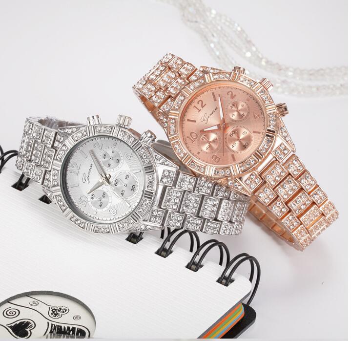 Elegant Women's Crystal Quartz Analog Wrist Watch: Fashionable Stainless Steel Geneva Luxury Timepiece